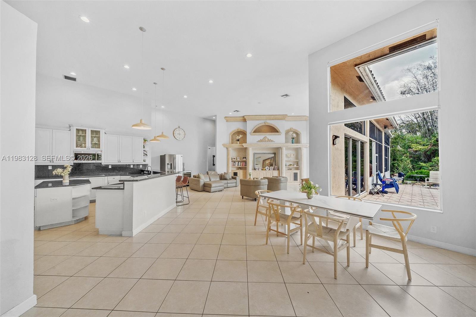 CORAL SPRINGS HILLS - Residential