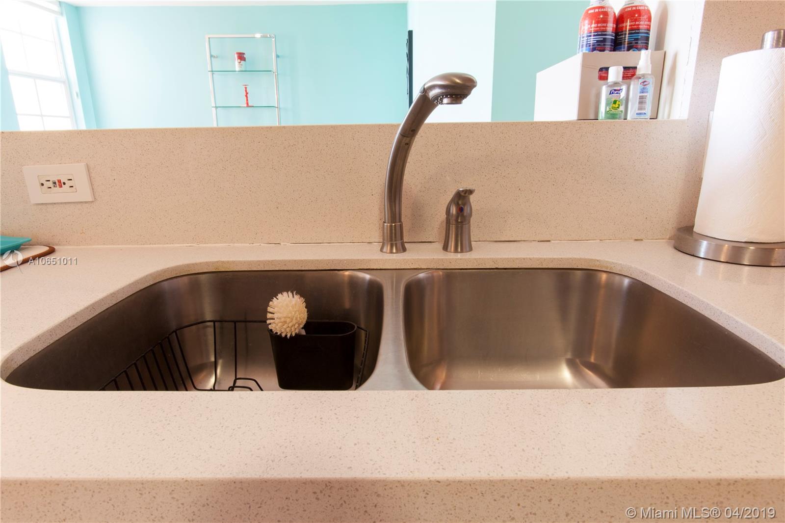 THE YACHT CLUB AVENTURA - Residential