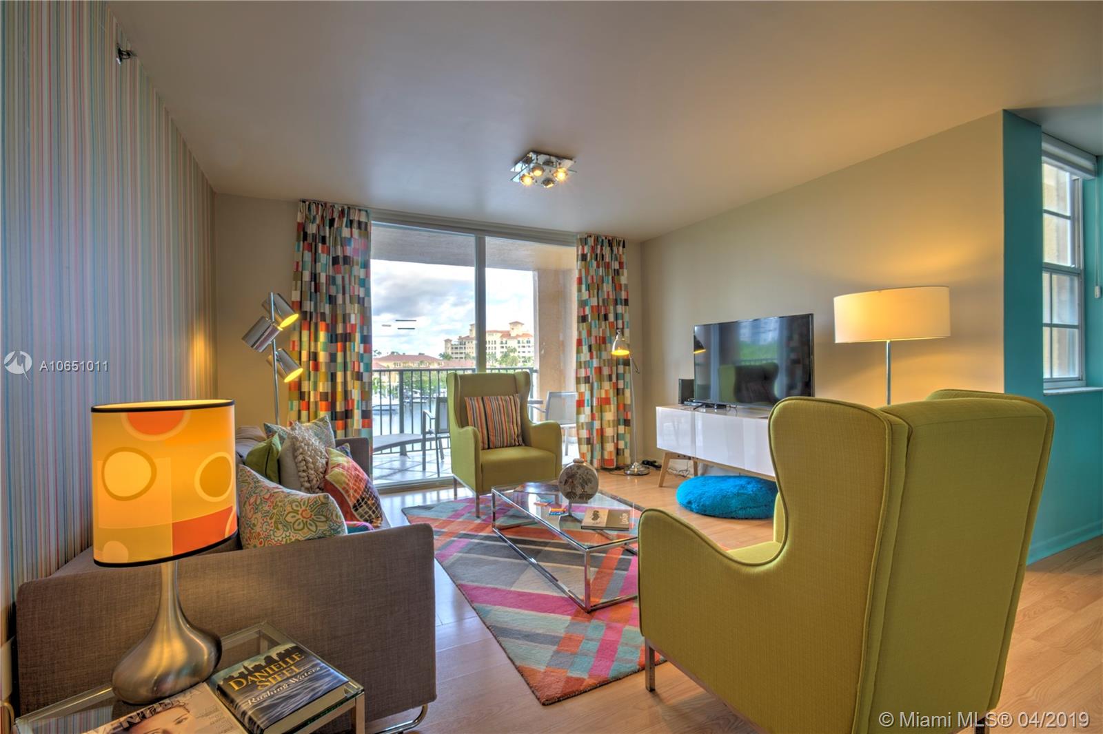 THE YACHT CLUB AVENTURA - Residential