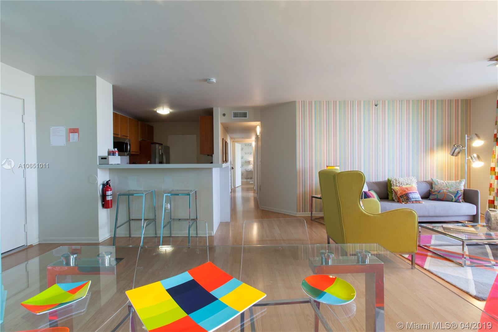 THE YACHT CLUB AVENTURA - Residential