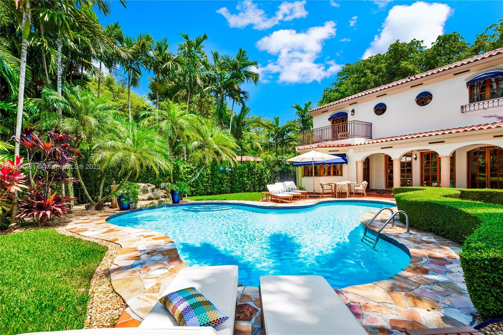 COCONUT GROVE SEC 1 CORAL - Residential