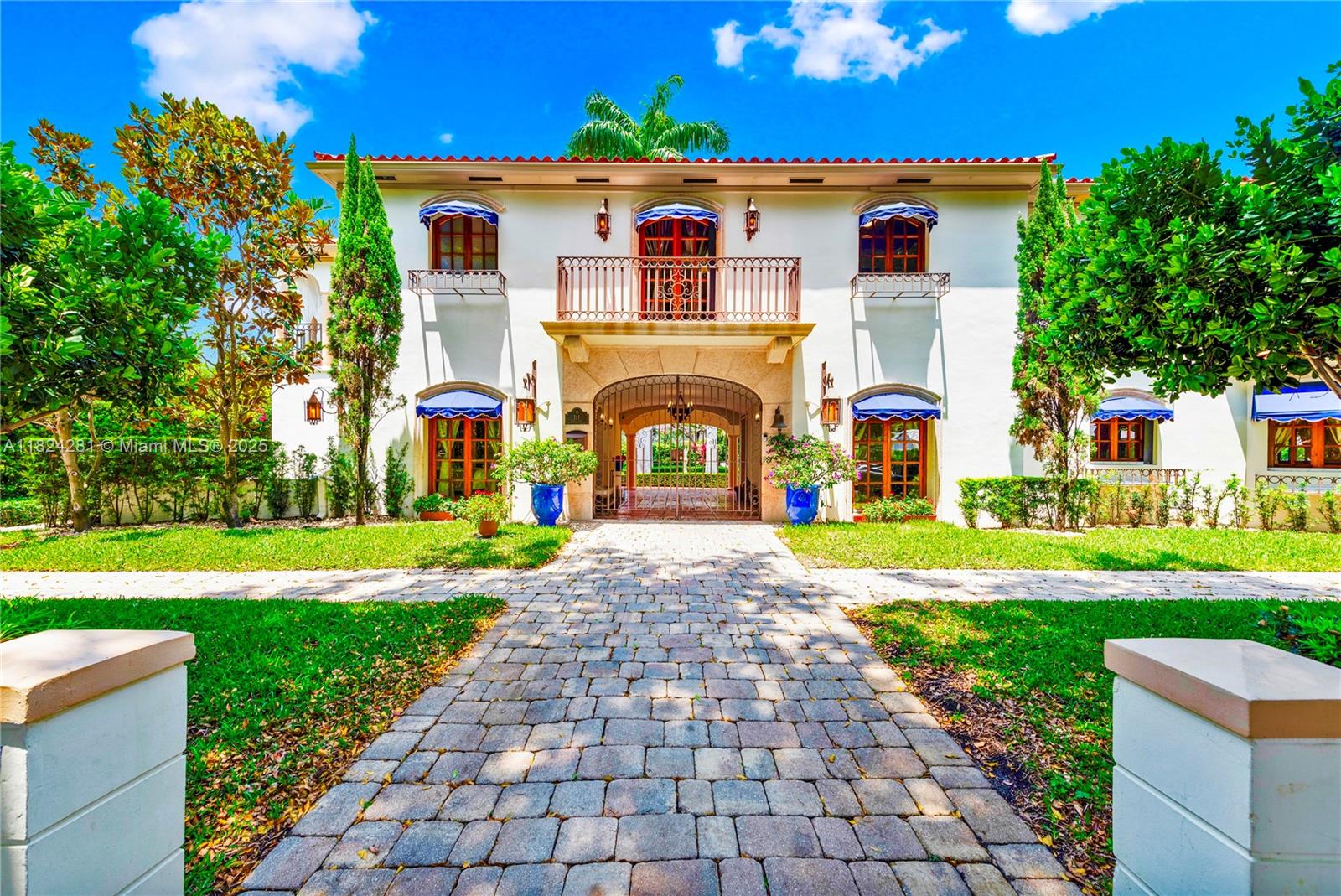 111 Aledo Ave, Coral Gables, Broward County, Florida - 5 Bedrooms  
4 Bathrooms - 