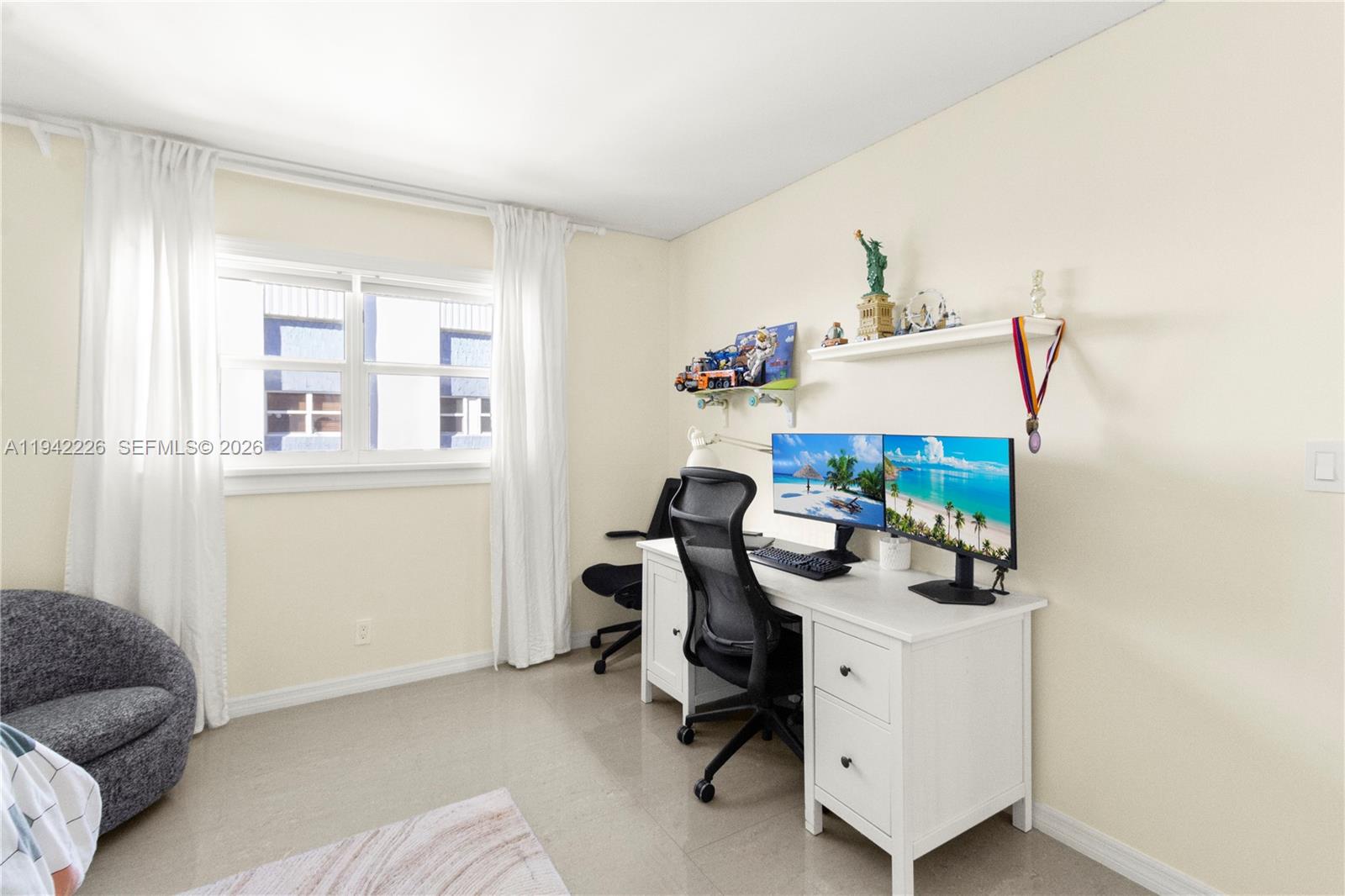 MEADOWBROOK TOWERS CONDO - Residential