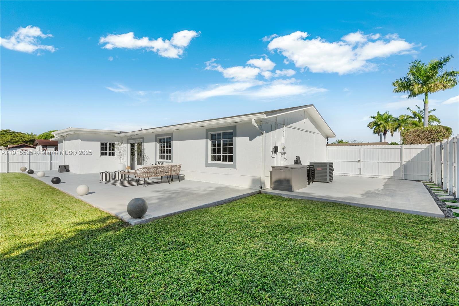 LOS ANGELES ESTATES SEC 3 - Residential