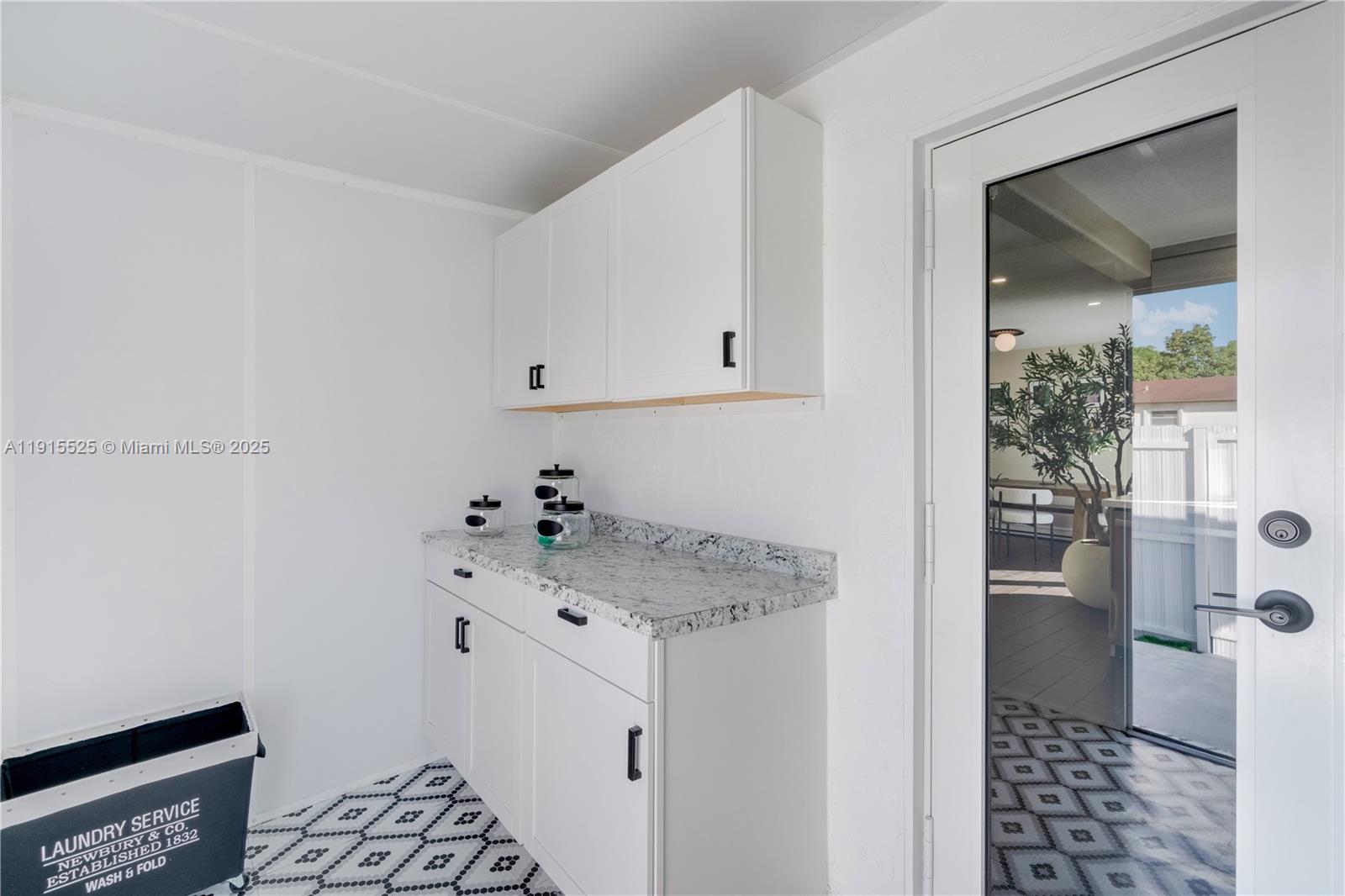 LOS ANGELES ESTATES SEC 3 - Residential