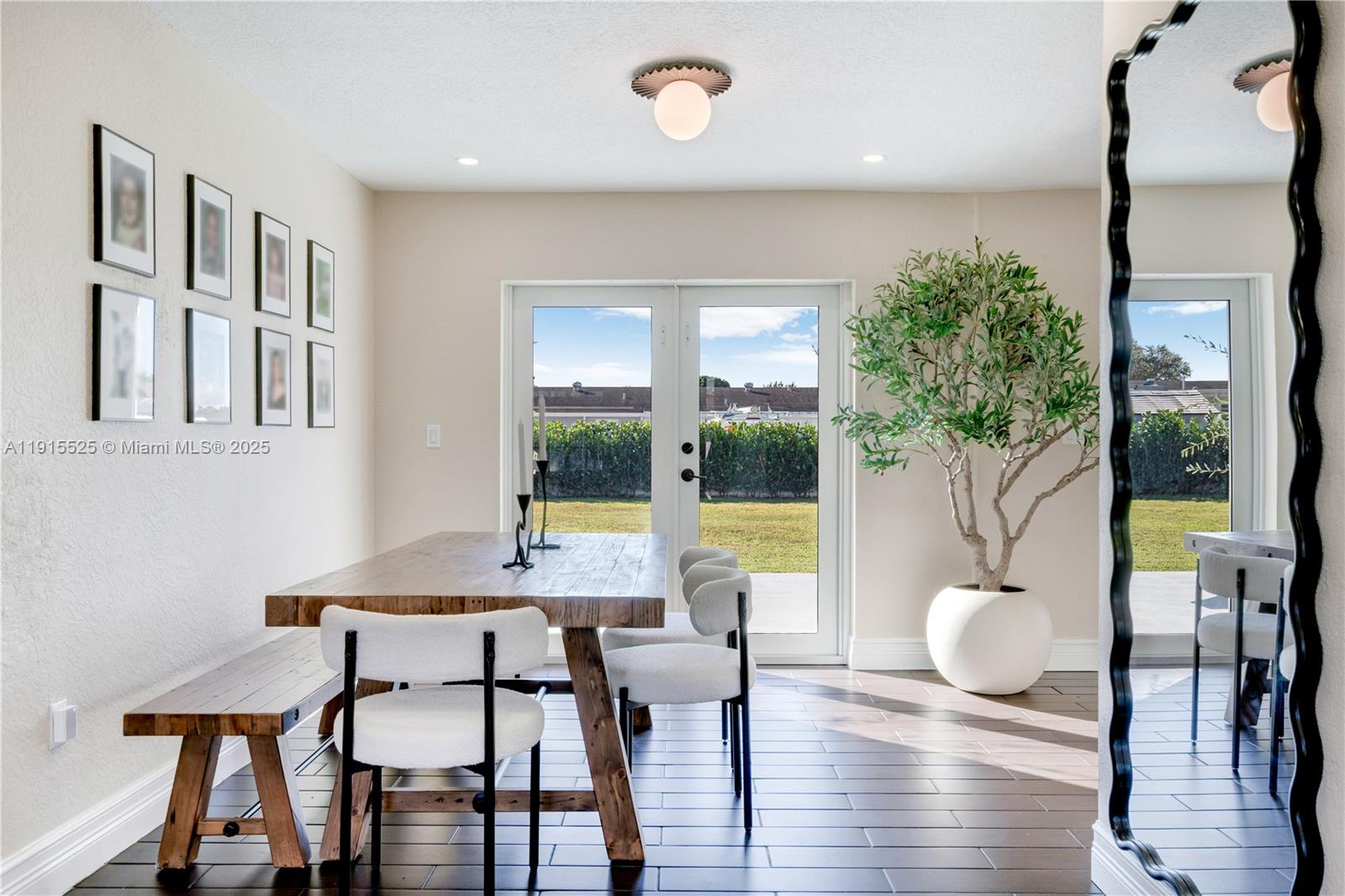 LOS ANGELES ESTATES SEC 3 - Residential