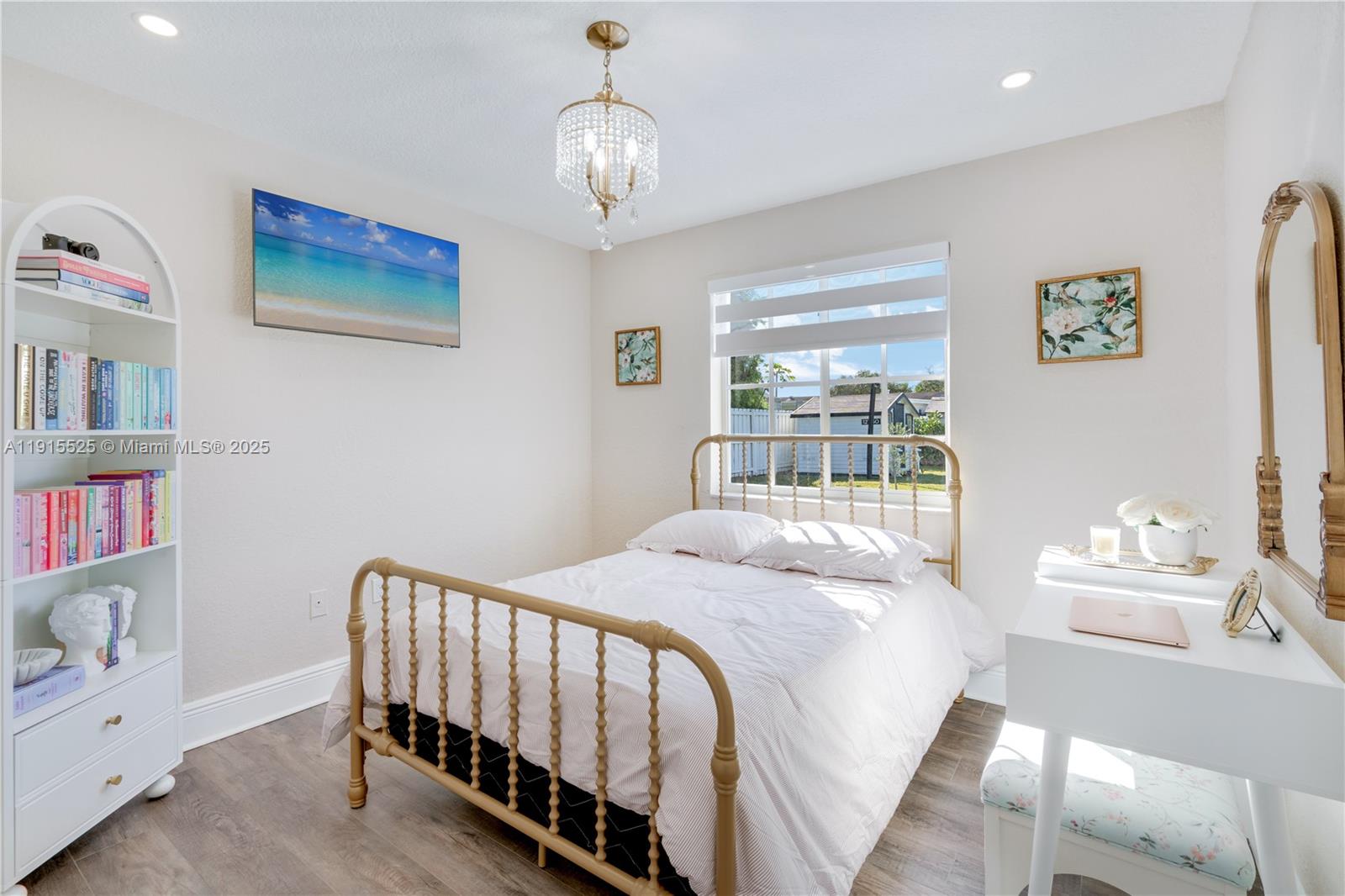 LOS ANGELES ESTATES SEC 3 - Residential