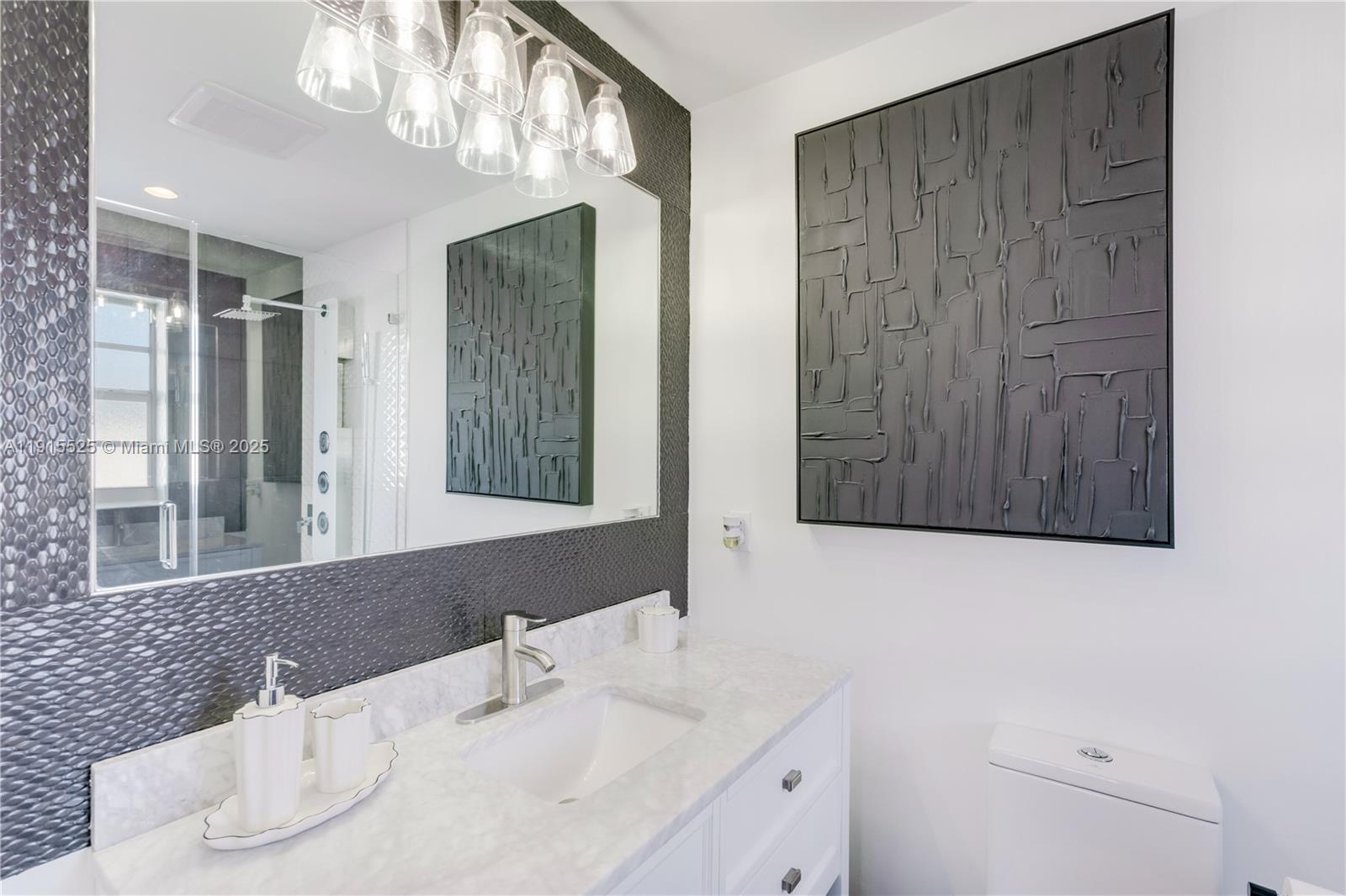 LOS ANGELES ESTATES SEC 3 - Residential