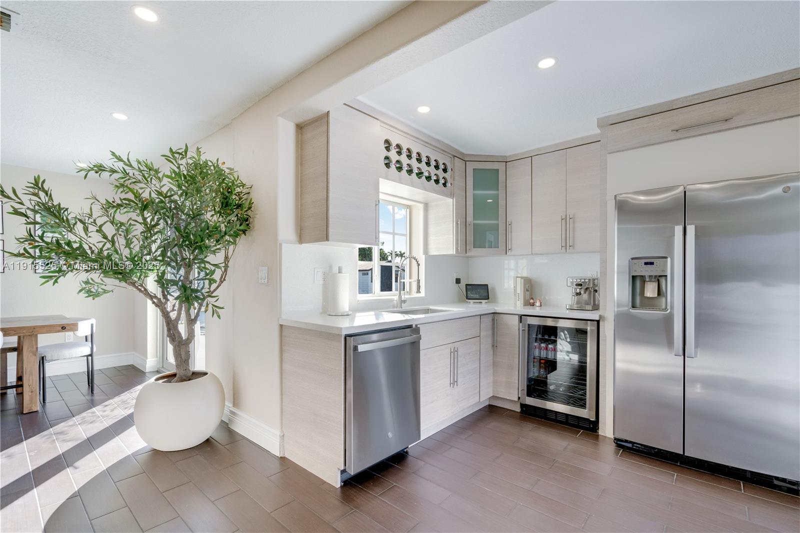 LOS ANGELES ESTATES SEC 3 - Residential