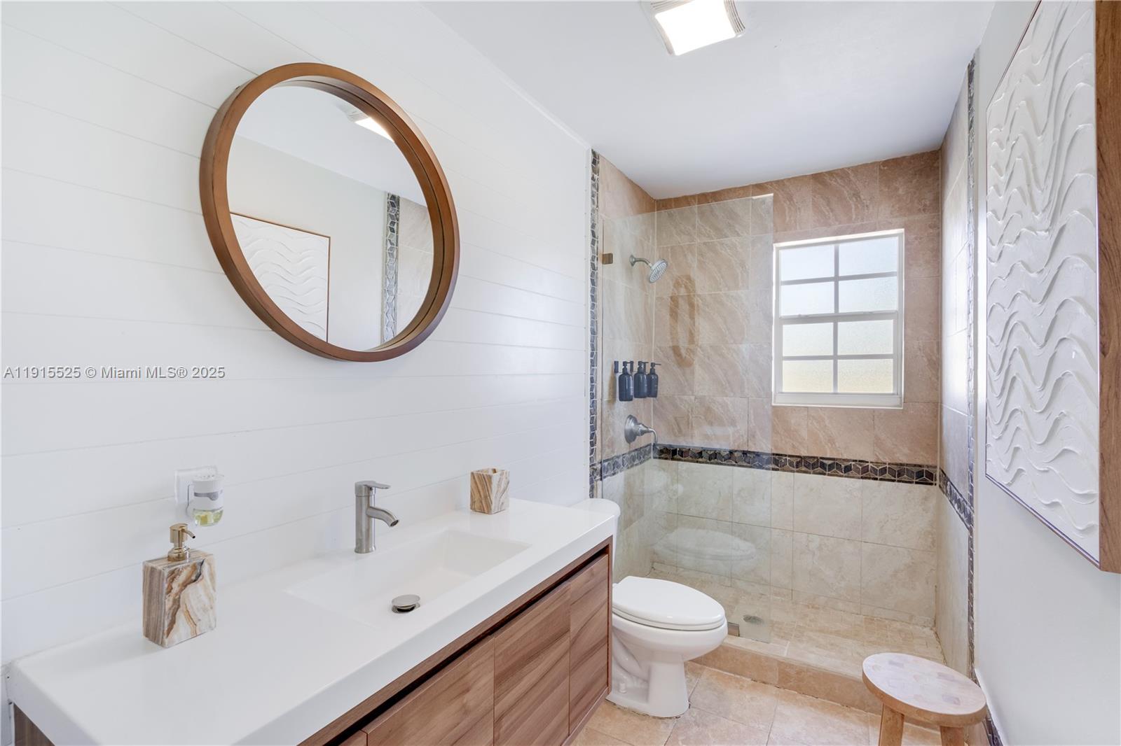 LOS ANGELES ESTATES SEC 3 - Residential