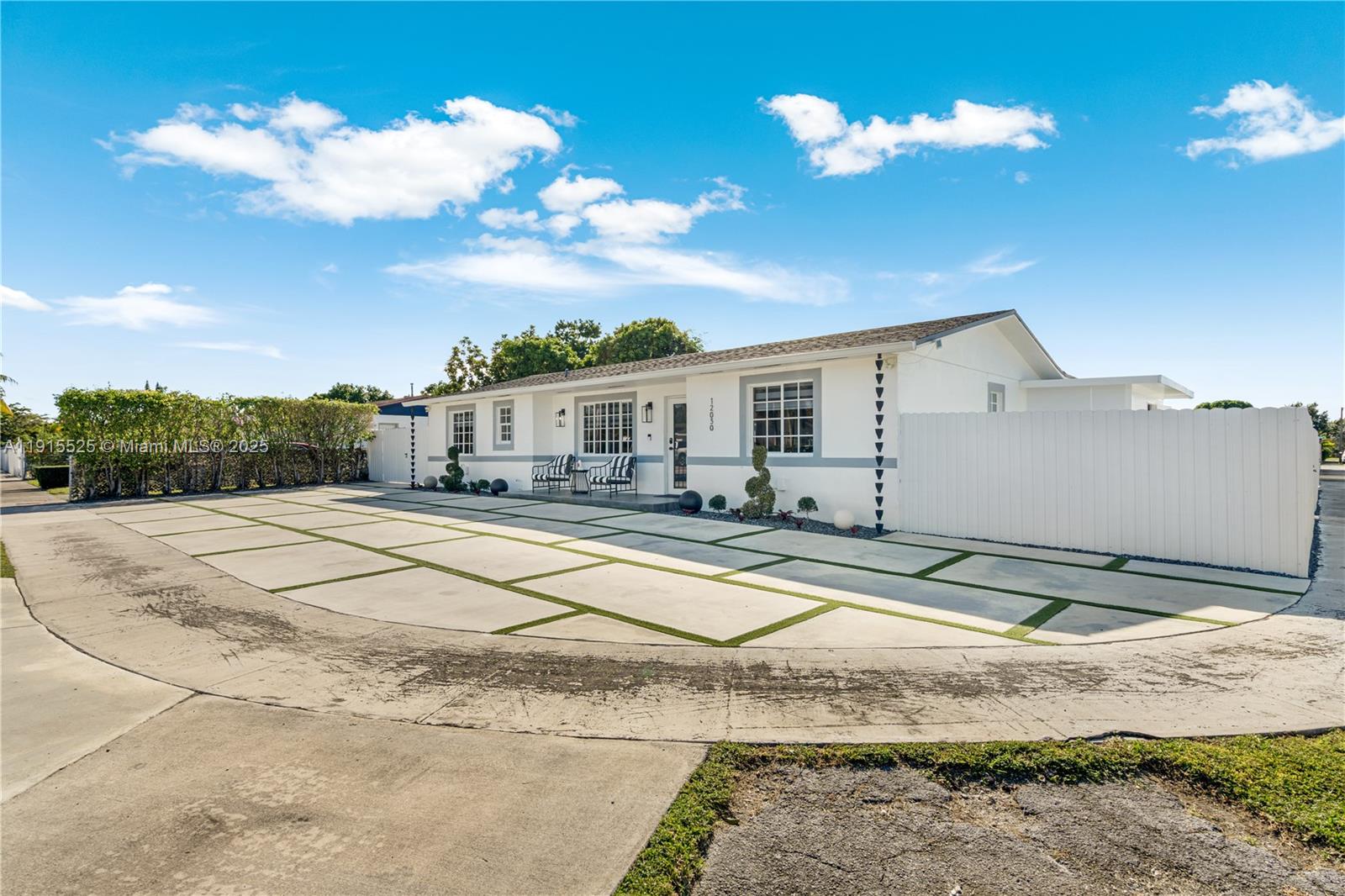 LOS ANGELES ESTATES SEC 3 - Residential