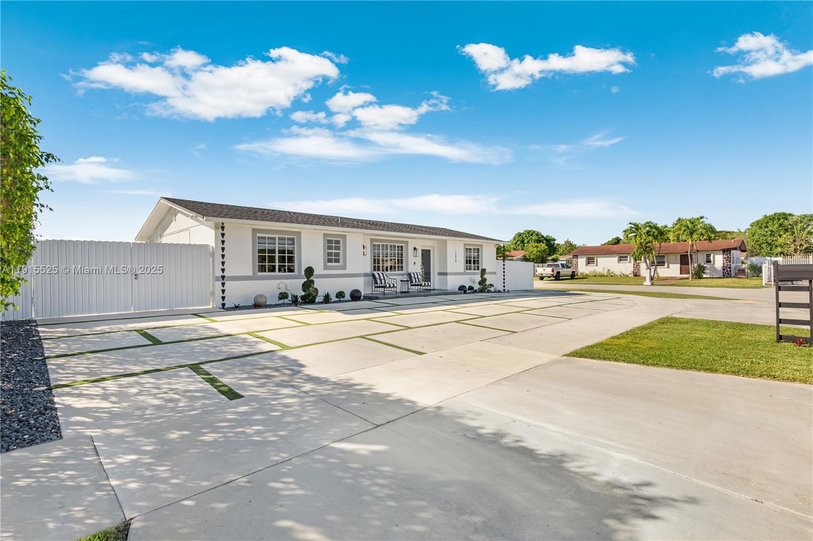 LOS ANGELES ESTATES SEC 3 - Residential