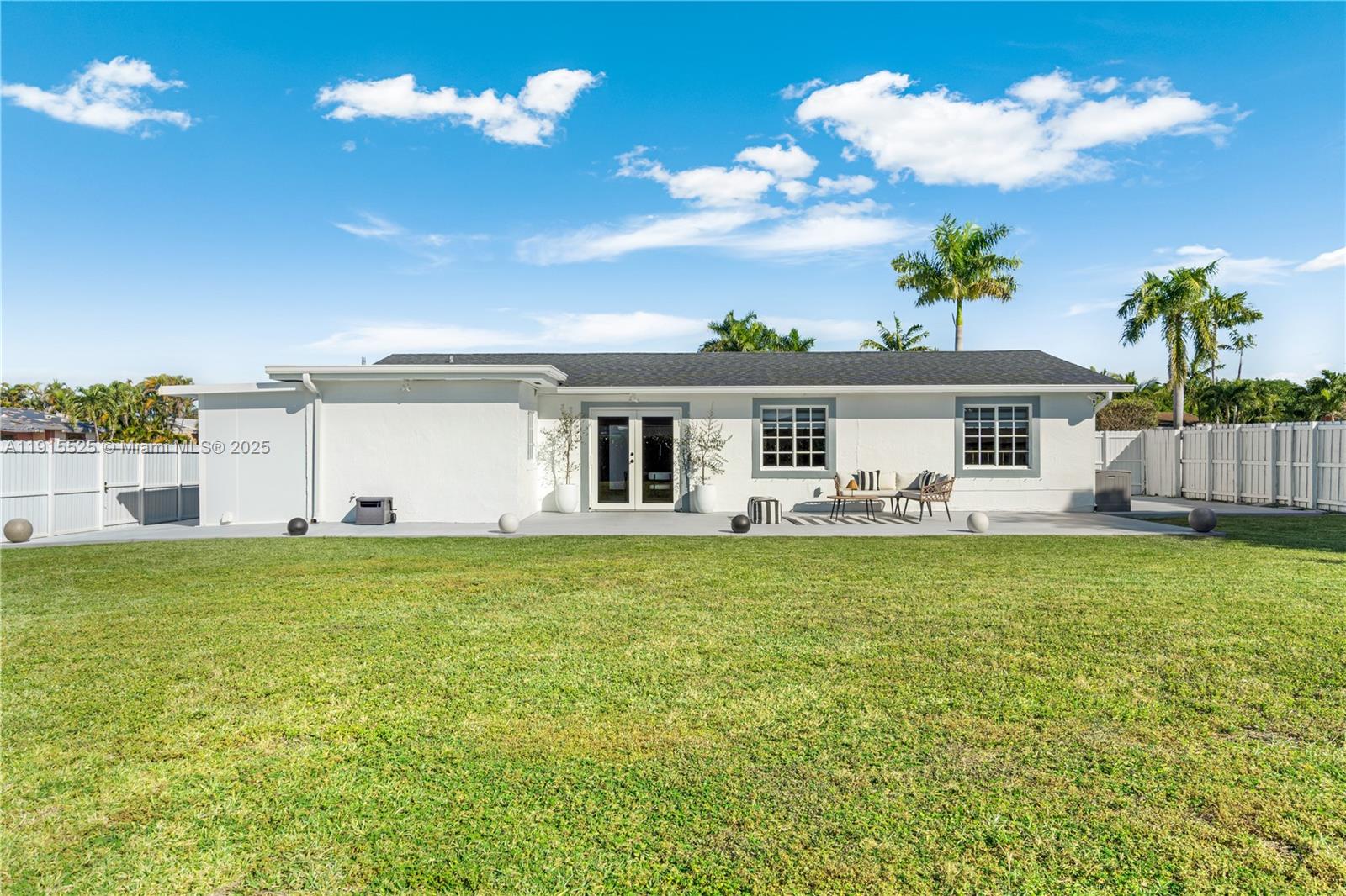 LOS ANGELES ESTATES SEC 3 - Residential