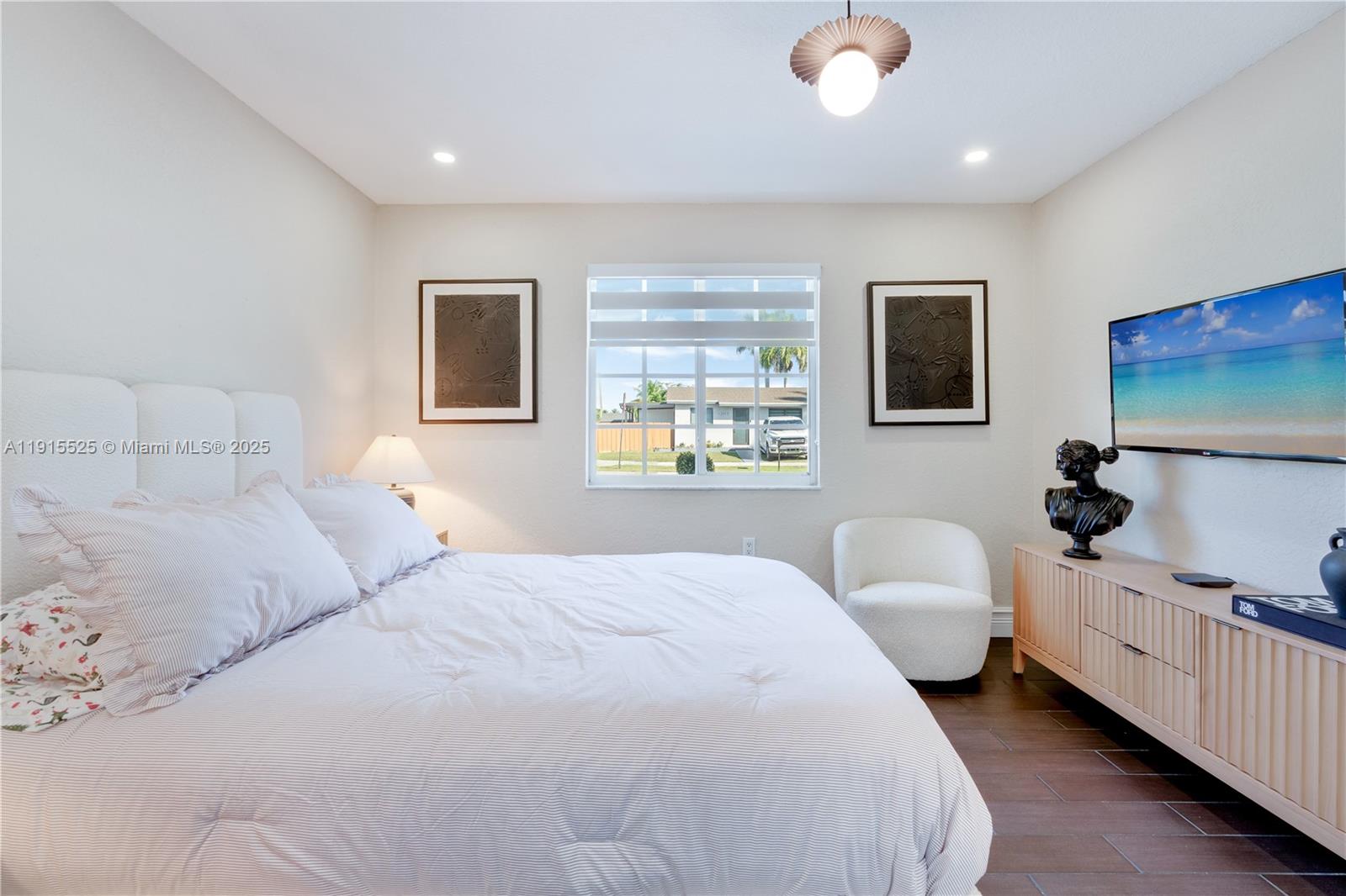 LOS ANGELES ESTATES SEC 3 - Residential