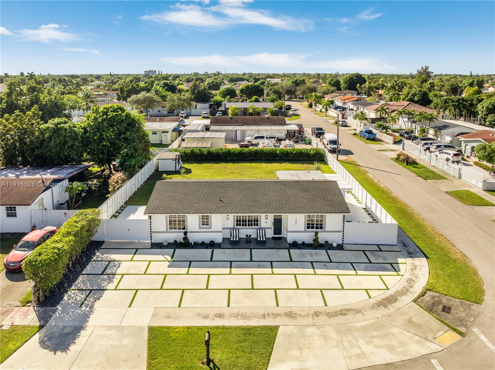 LOS ANGELES ESTATES SEC 3 - Residential