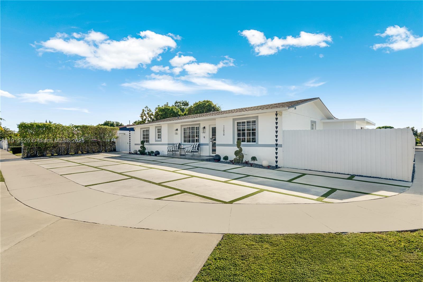 LOS ANGELES ESTATES SEC 3 - Residential