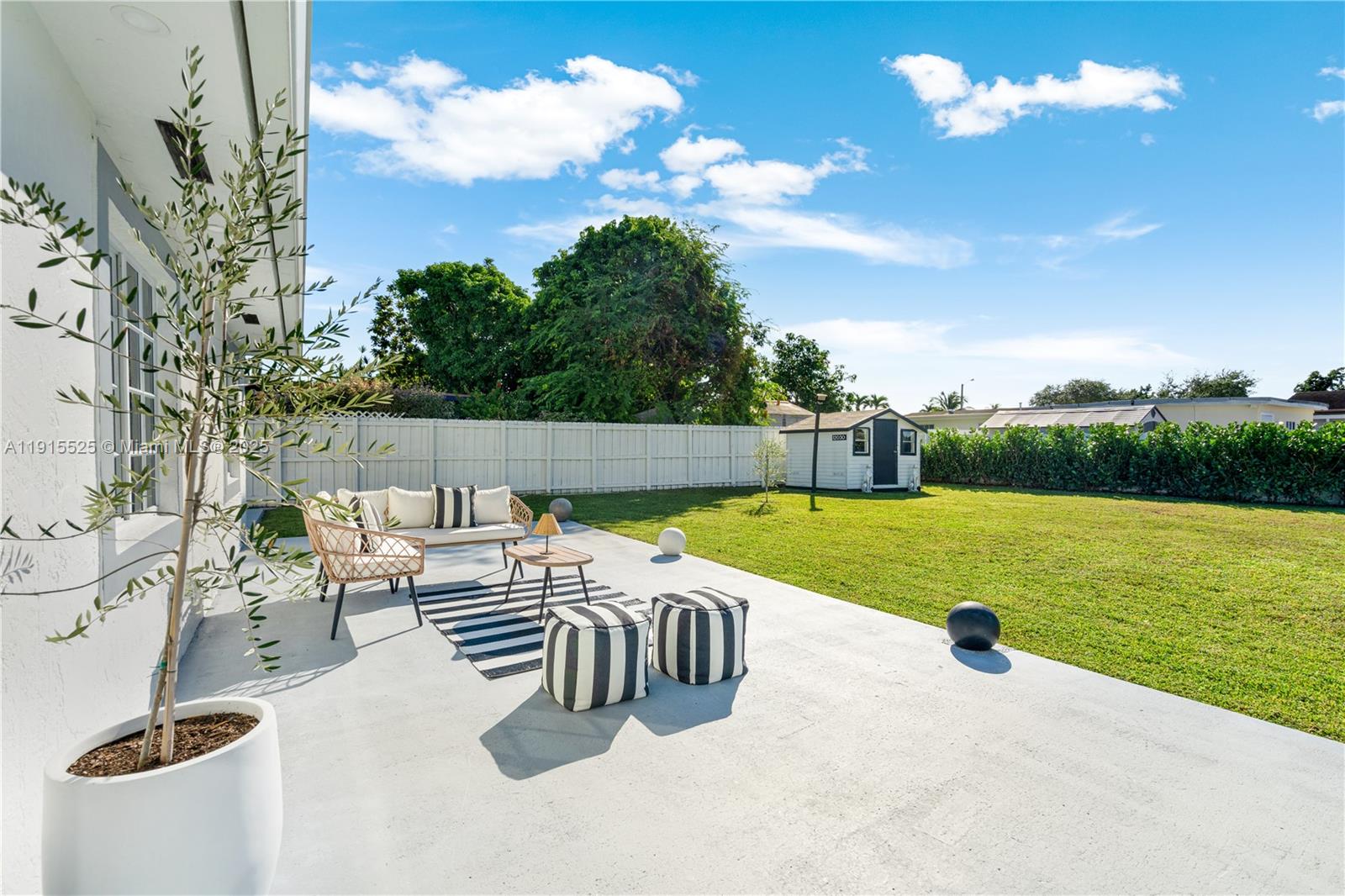 LOS ANGELES ESTATES SEC 3 - Residential