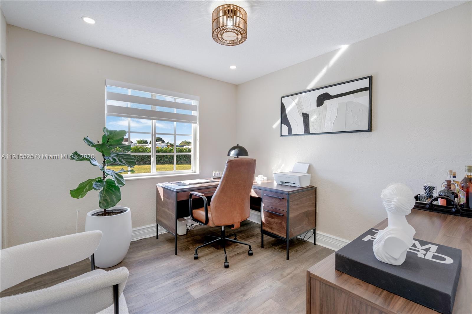 LOS ANGELES ESTATES SEC 3 - Residential