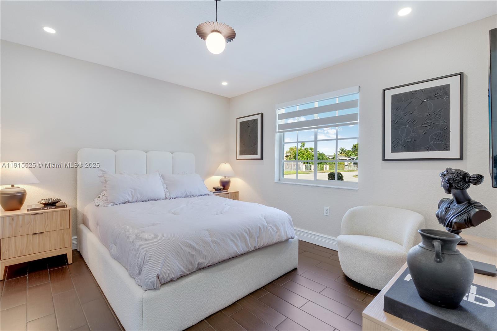 LOS ANGELES ESTATES SEC 3 - Residential