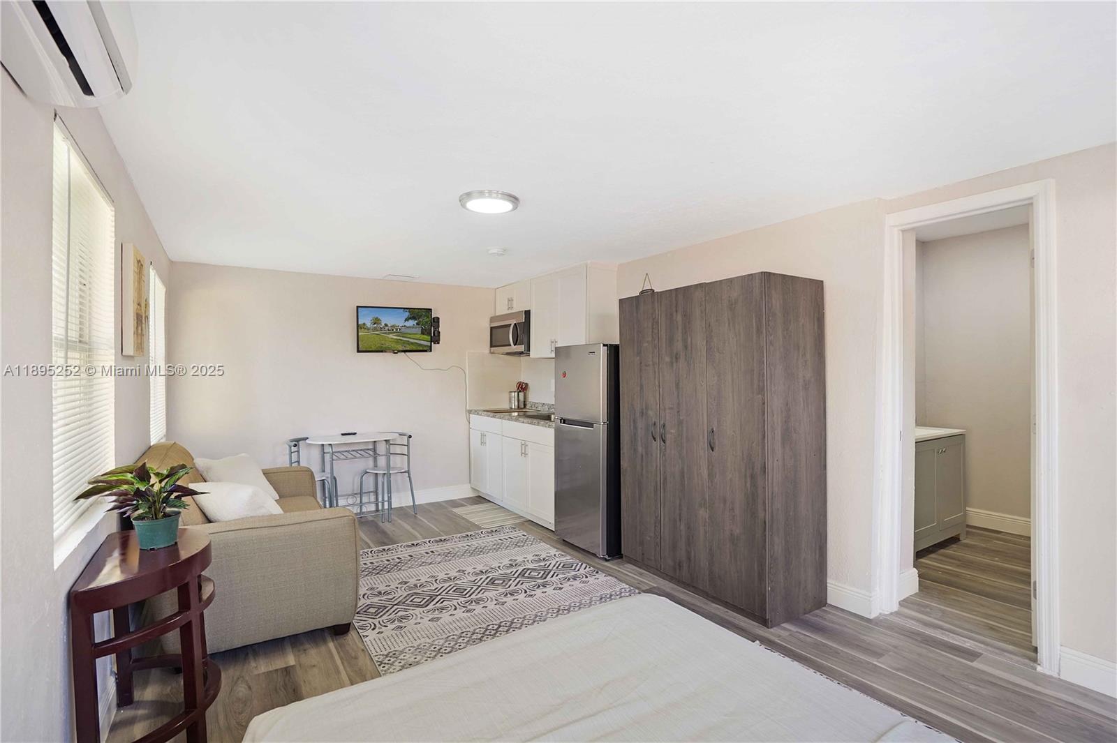 Melrose Manors - Residential