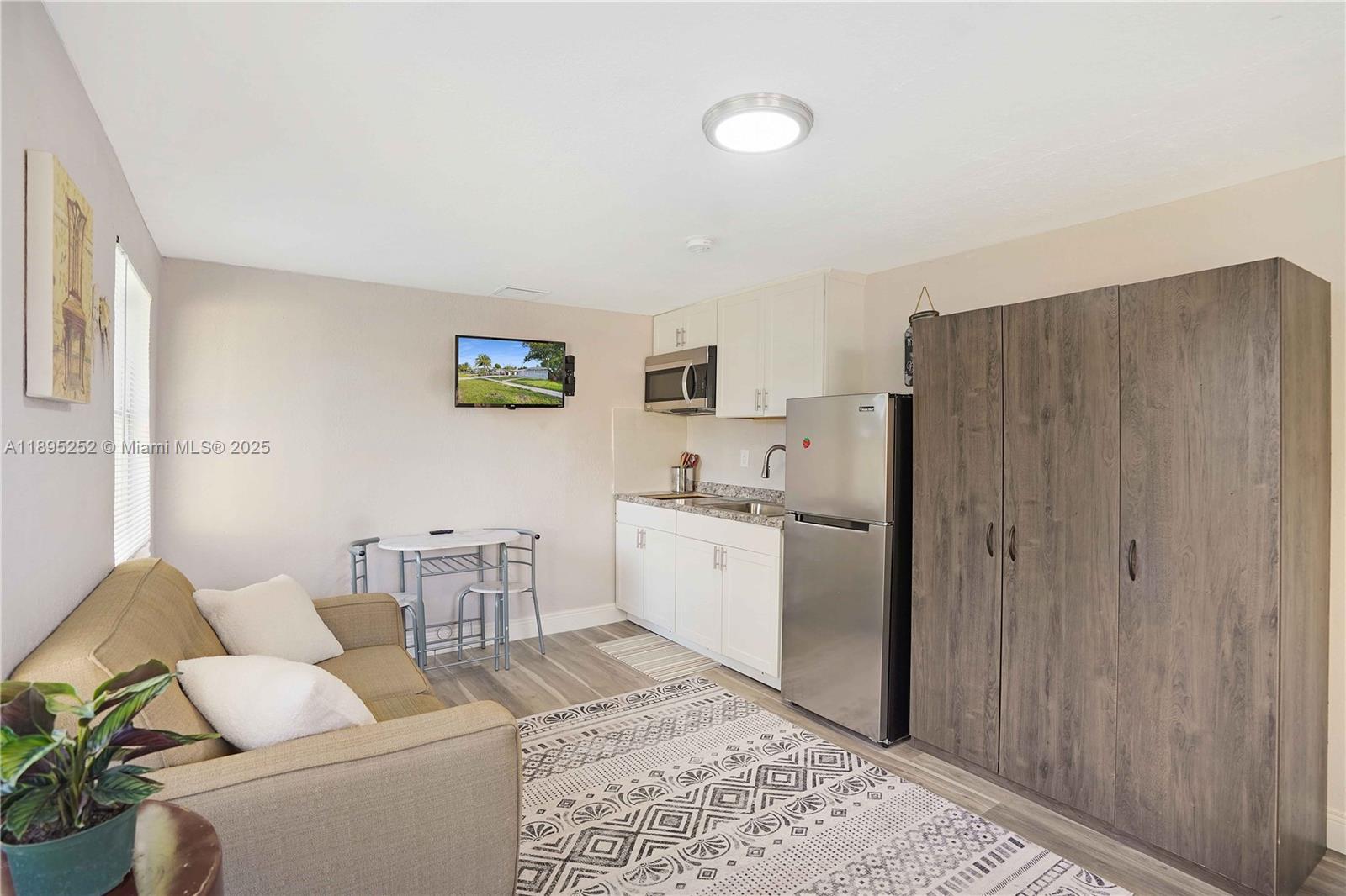 Melrose Manors - Residential