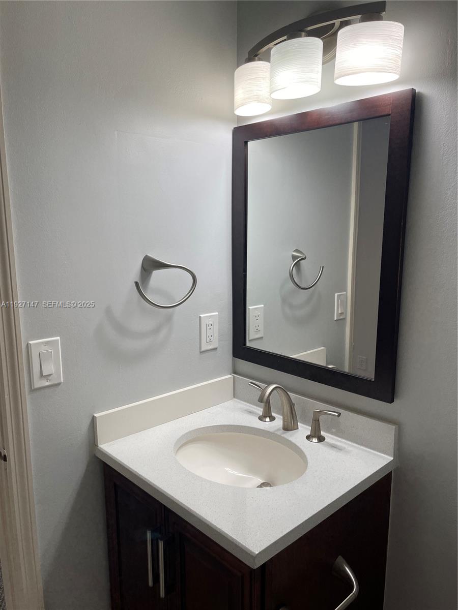 SECTORS 3 & 4 BOUNDARY PL - Residential Lease