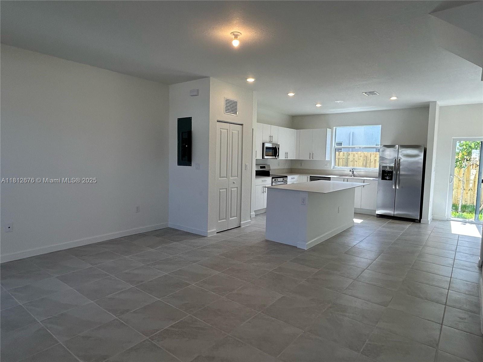 111 Se 11 Ave