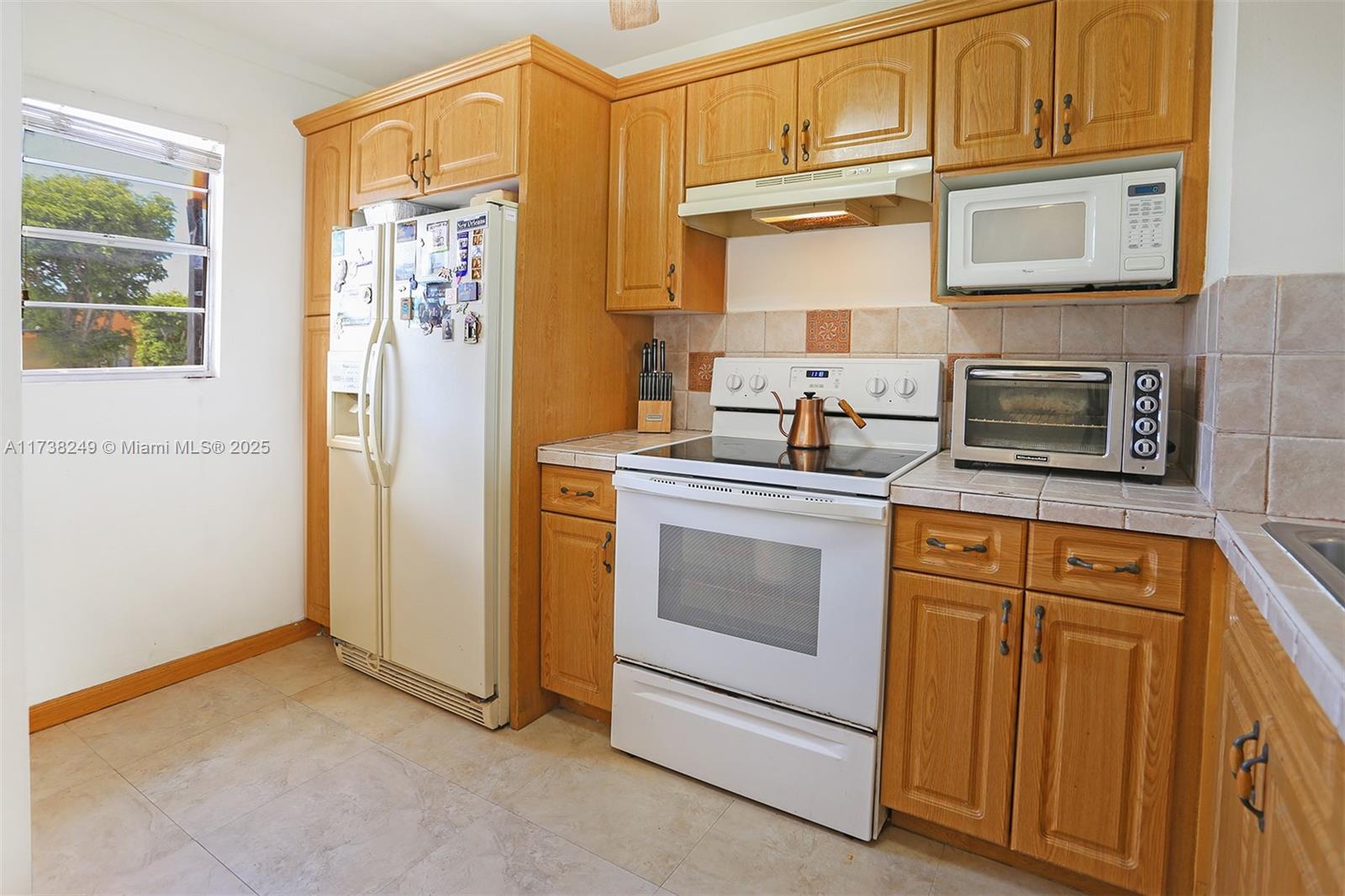 LAGUNA CLUB WEST CONDO BL - Residential