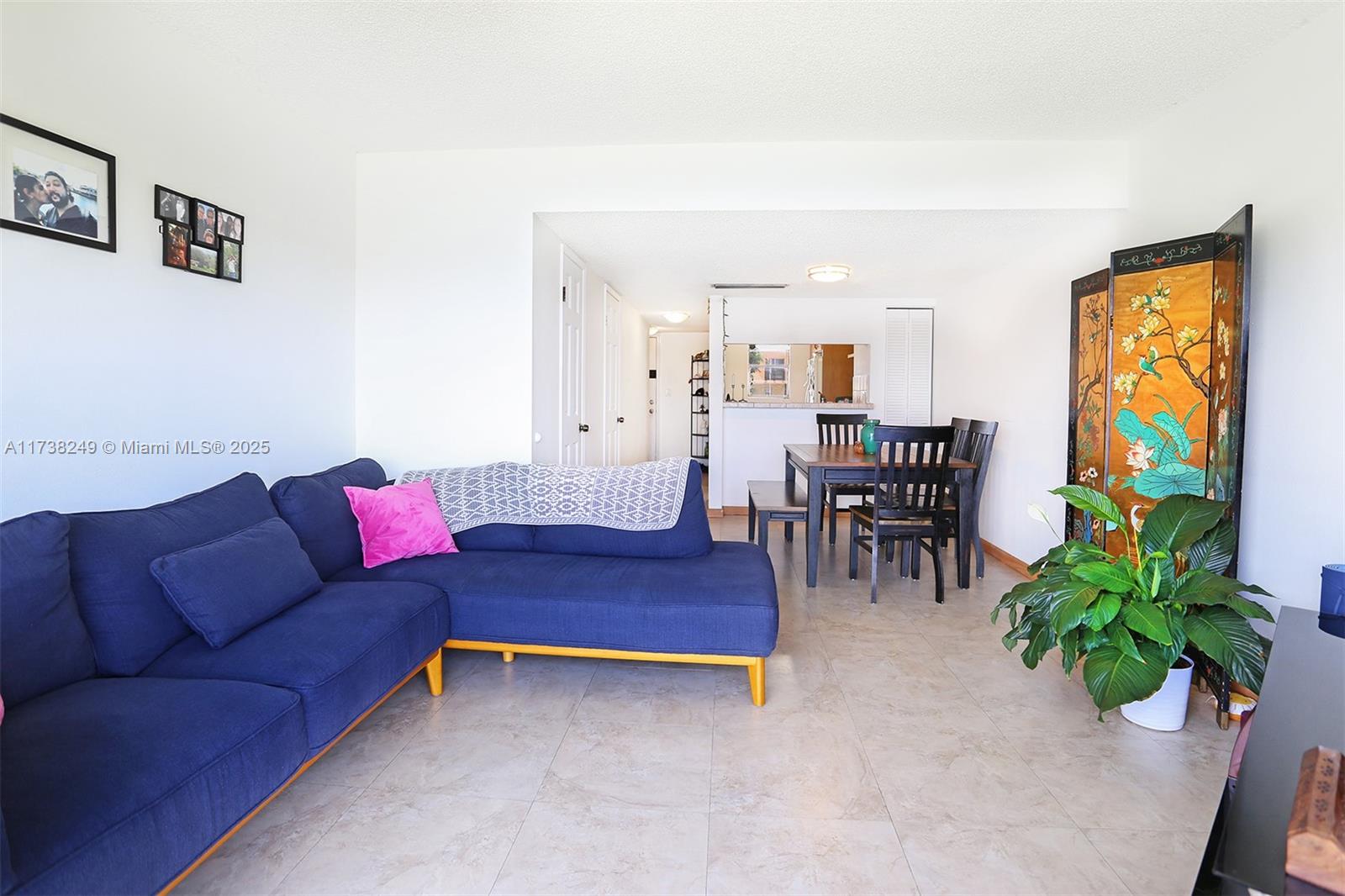 LAGUNA CLUB WEST CONDO BL - Residential