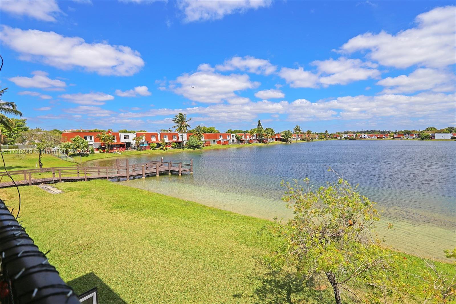 LAGUNA CLUB WEST CONDO BL - Residential