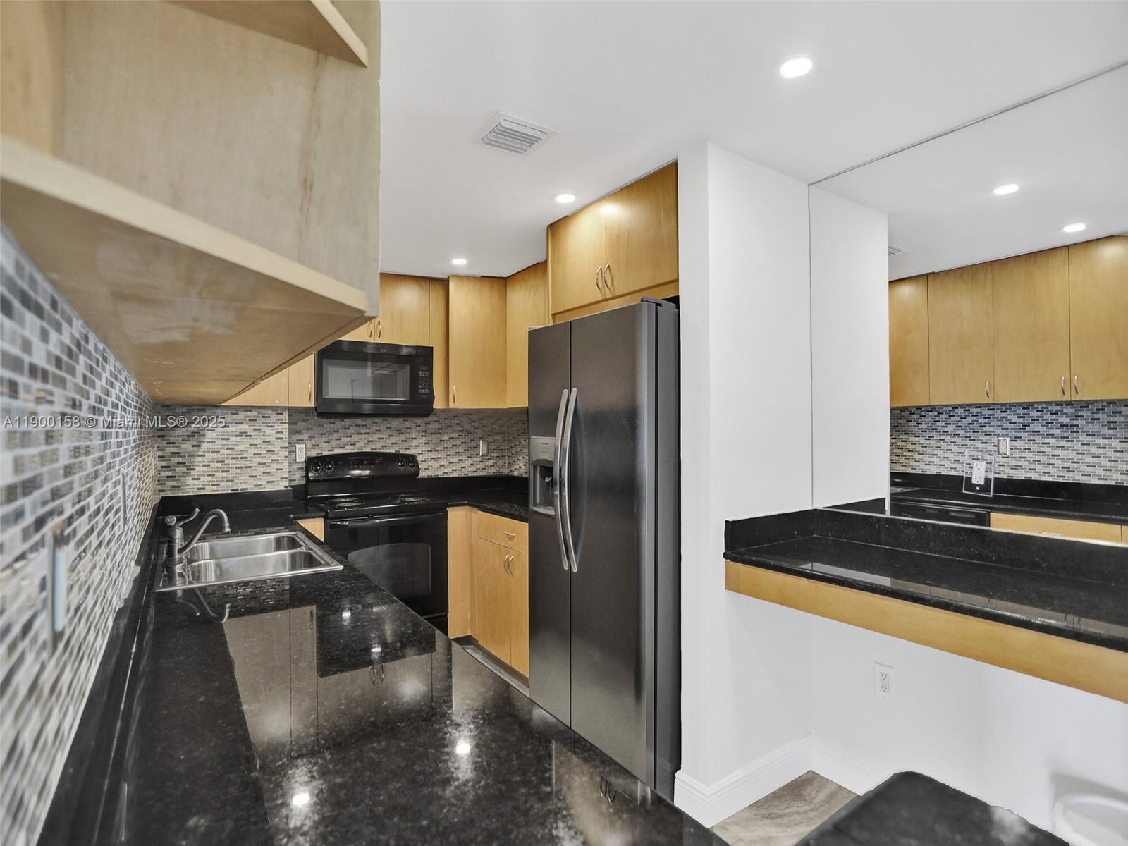 ISLAND POINTE CONDO - Residential Lease