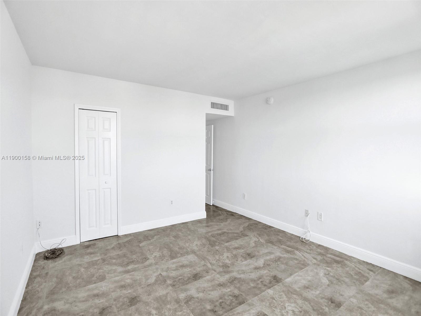 ISLAND POINTE CONDO - Residential Lease