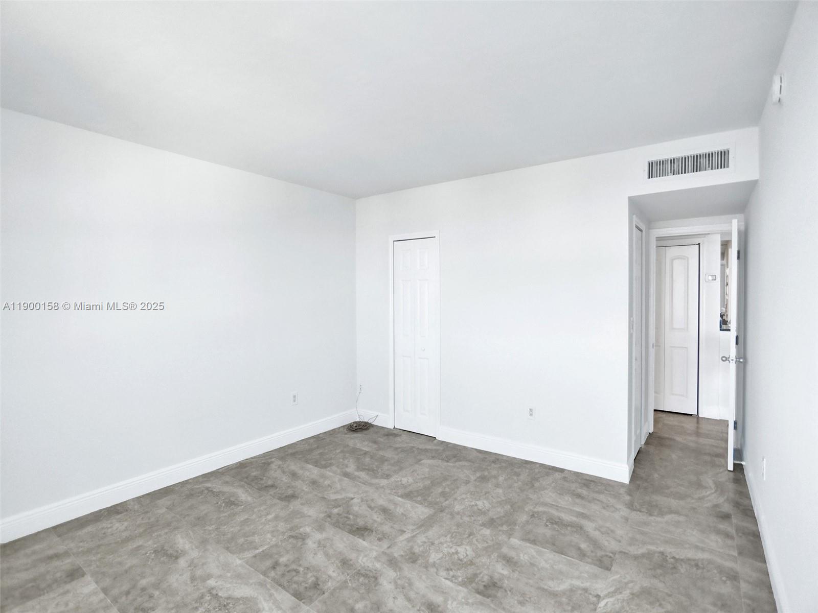 ISLAND POINTE CONDO - Residential Lease