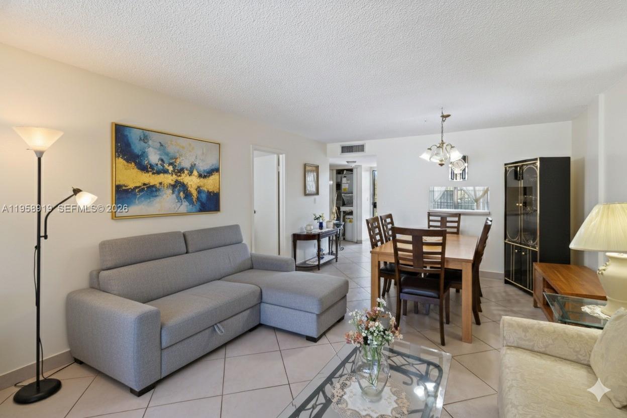 CYPRESS CHASE CONDO NO 3 - Residential