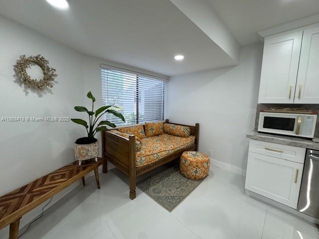 TRELLISES 2 CONDO - Residential Lease