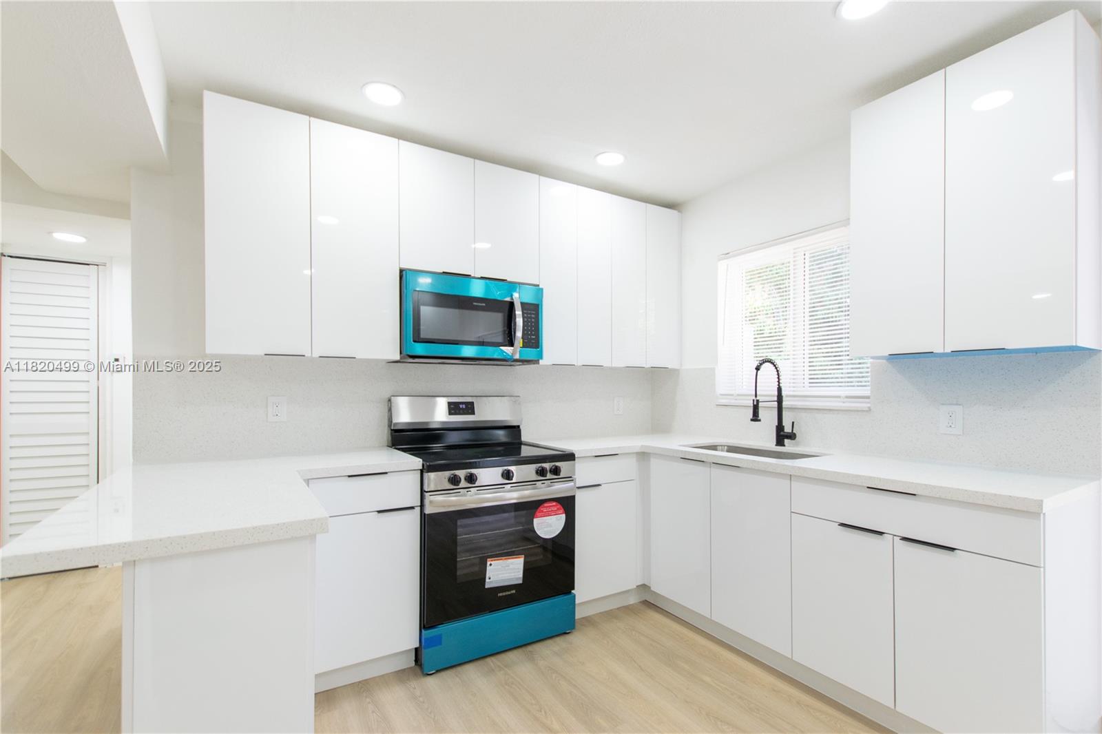 LAUDERDALE MANORS ADD-REV - Residential