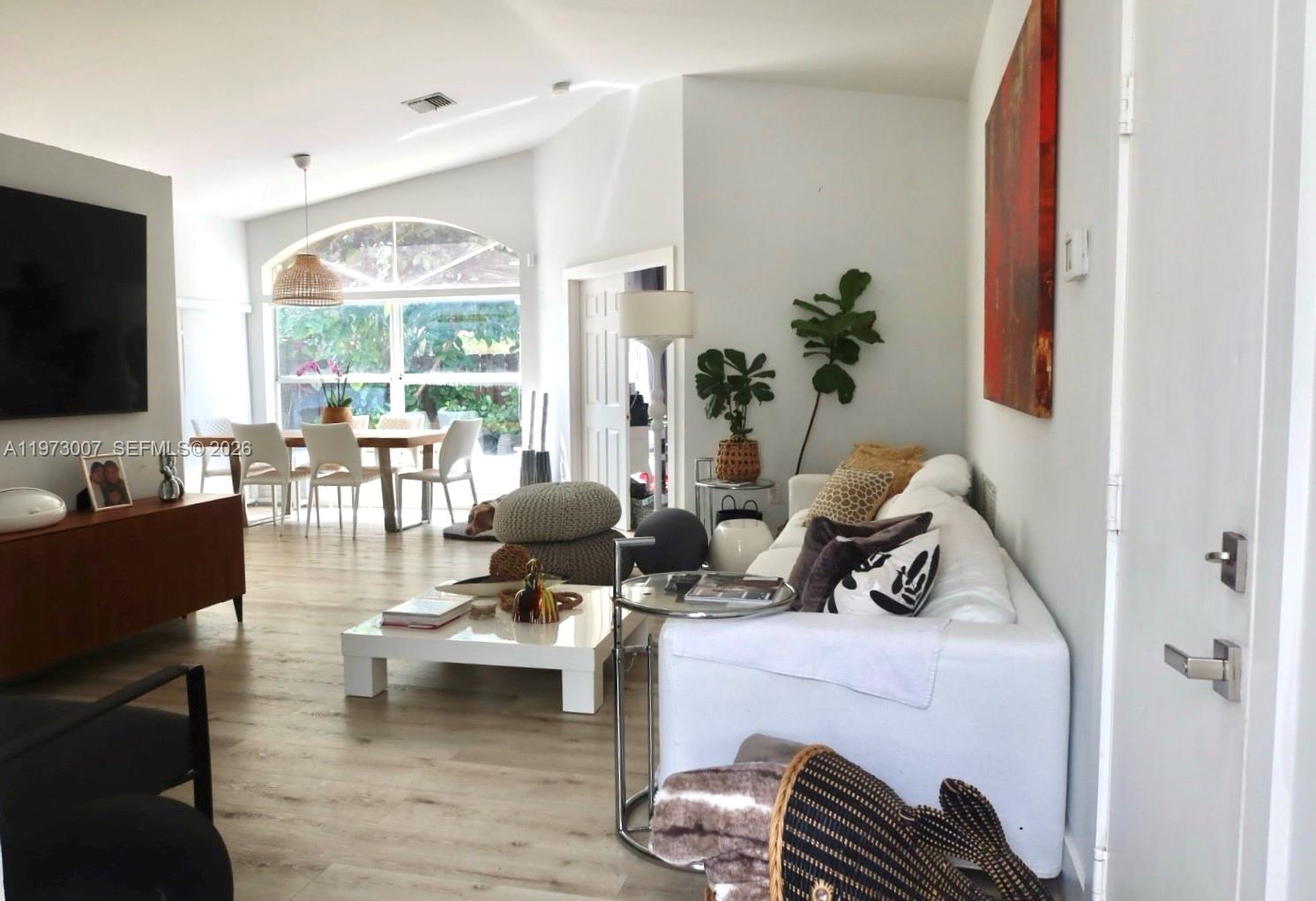 DORAL ISLES CAYMAN - Residential