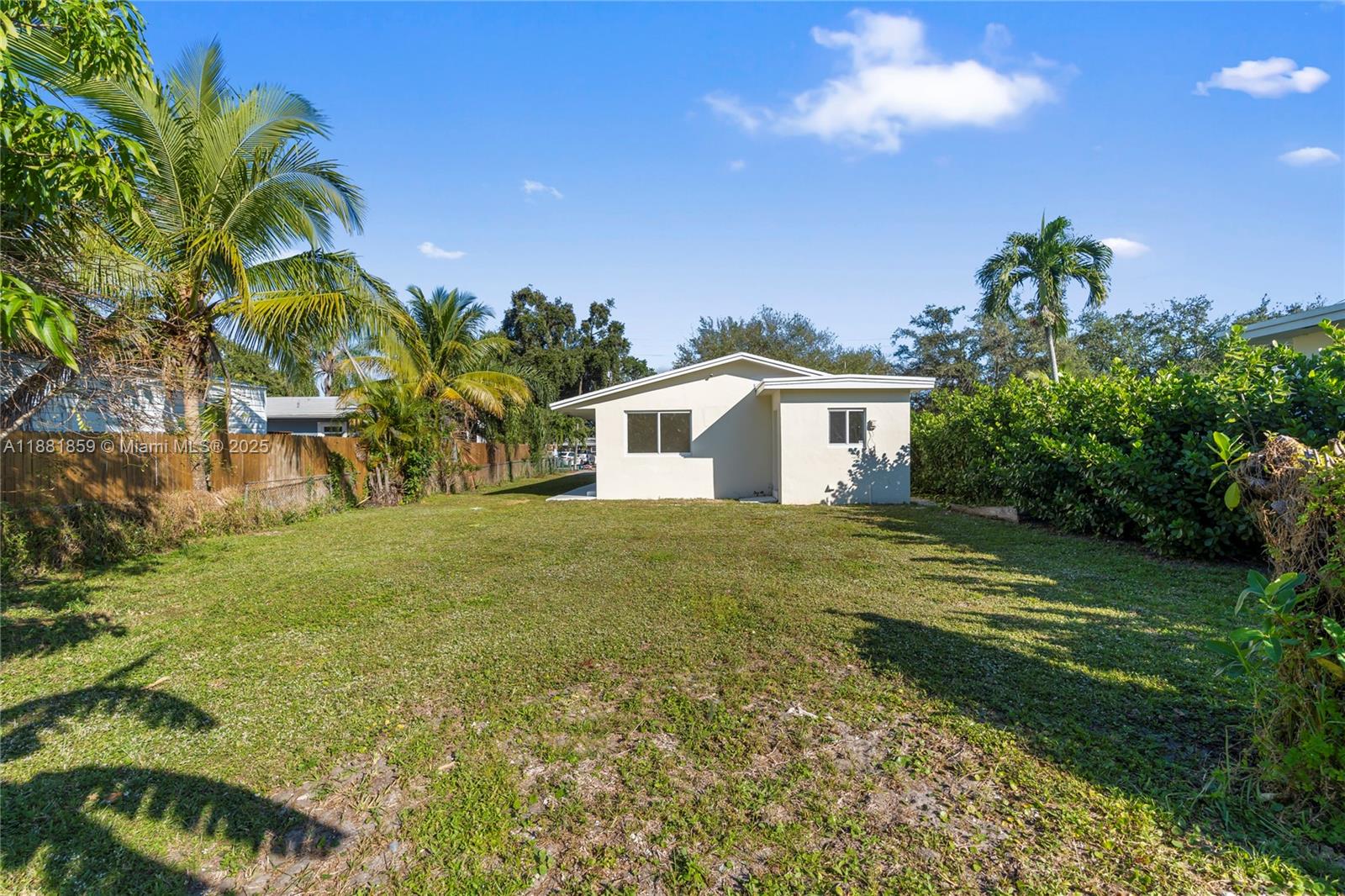 HOLLYWOOD BEACH GARDENS - Residential Lease