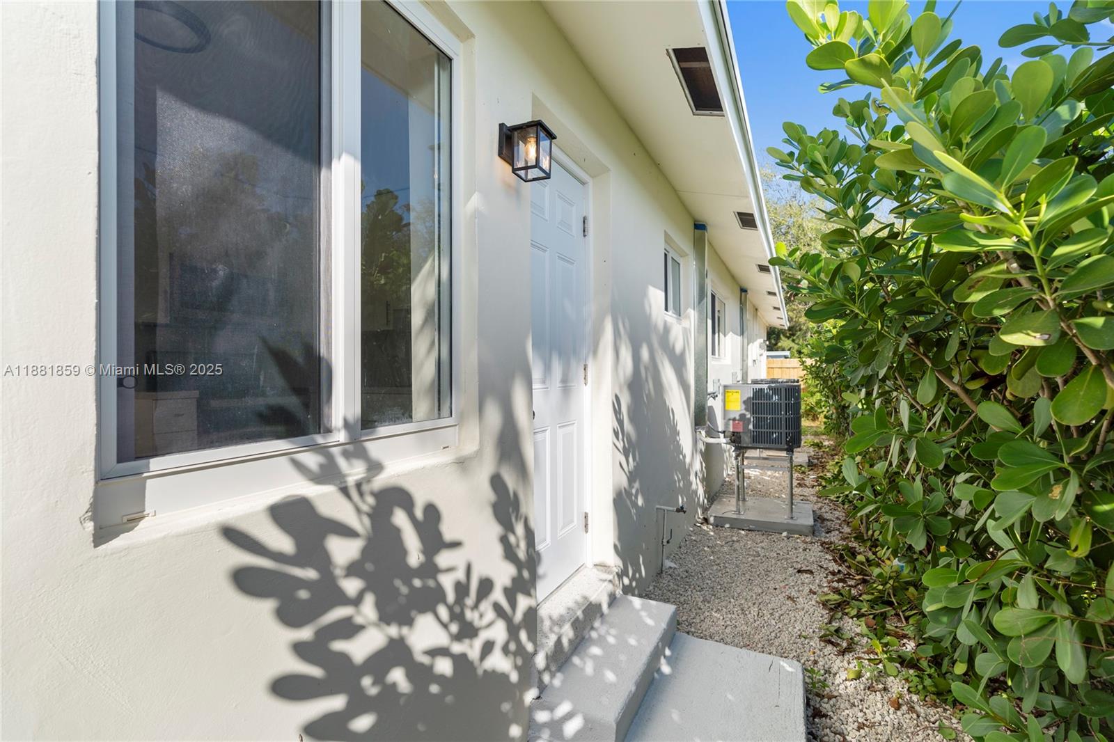 HOLLYWOOD BEACH GARDENS - Residential Lease