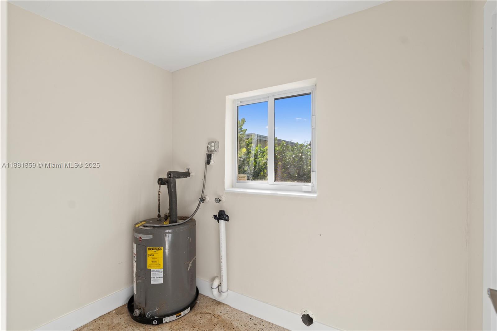 HOLLYWOOD BEACH GARDENS - Residential Lease