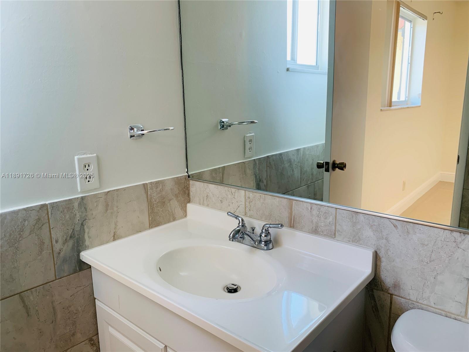 BARCELONA CONDO NORTH BLD - Residential Lease