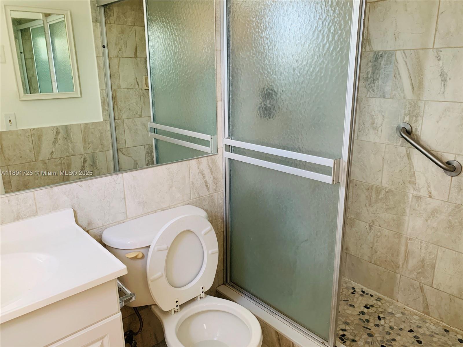 BARCELONA CONDO NORTH BLD - Residential Lease