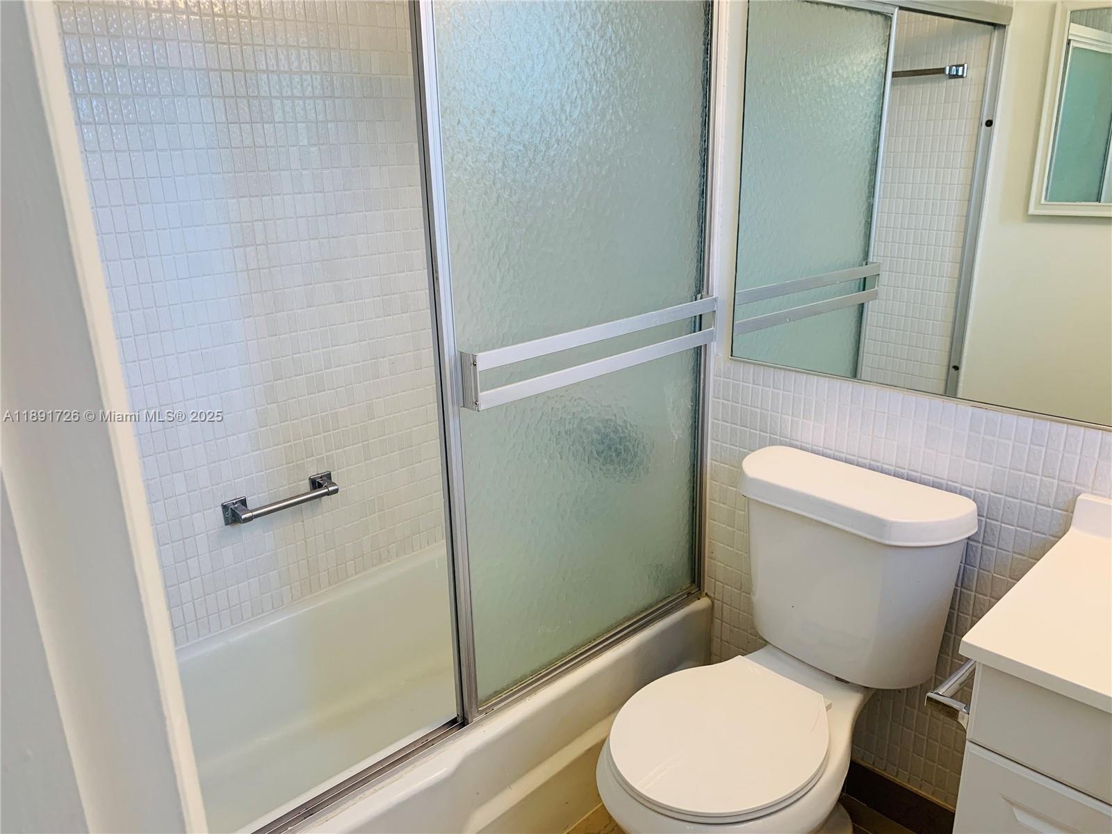 BARCELONA CONDO NORTH BLD - Residential Lease