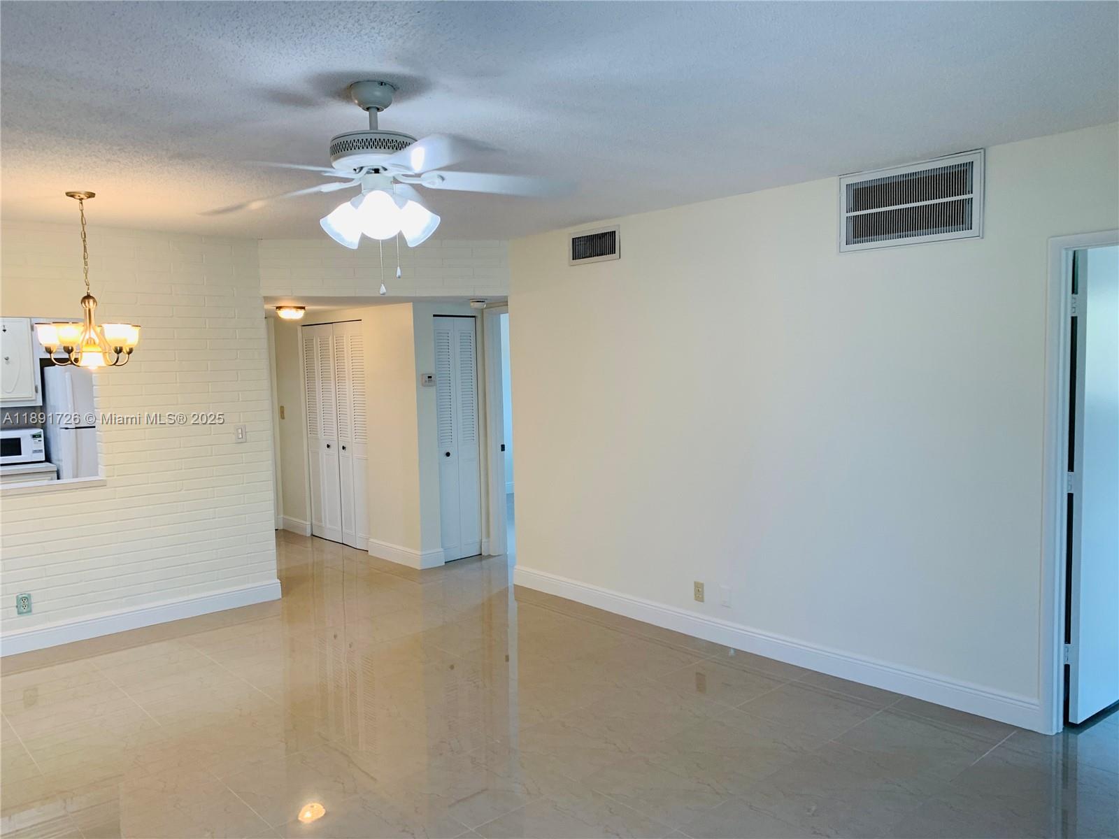 BARCELONA CONDO NORTH BLD - Residential Lease