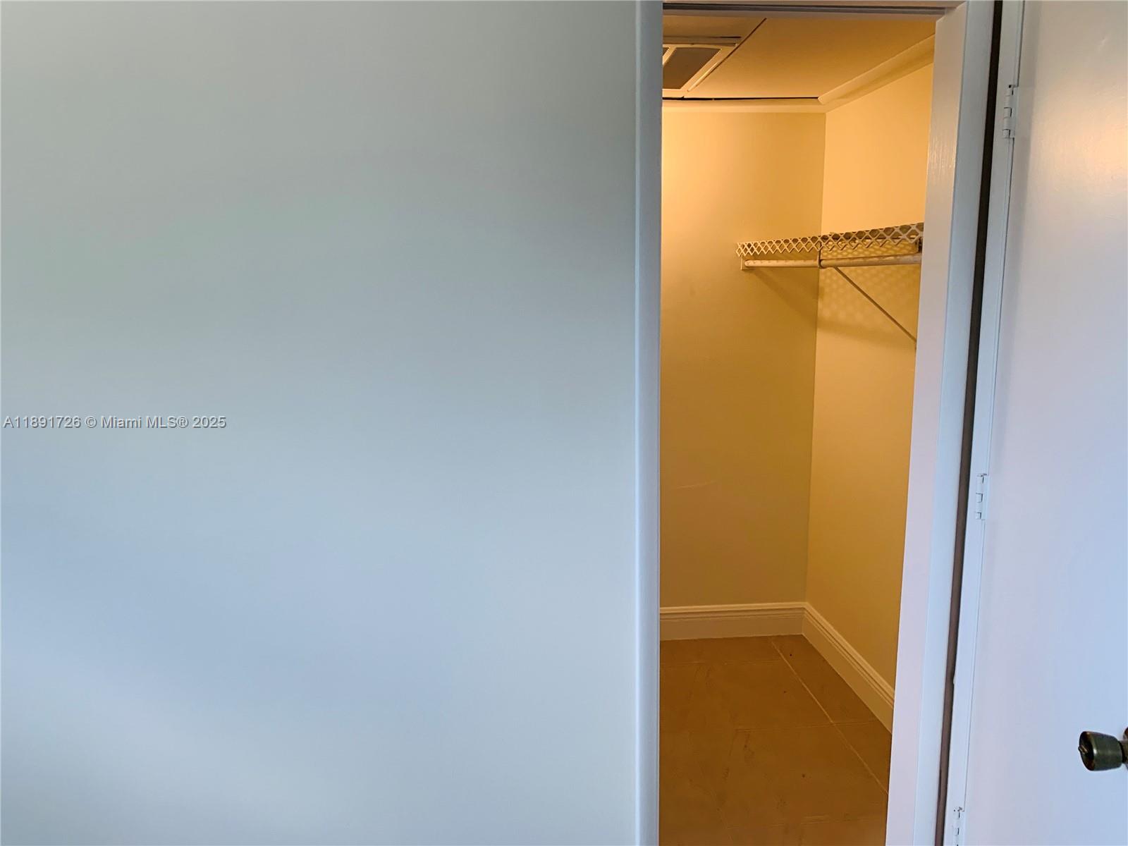 BARCELONA CONDO NORTH BLD - Residential Lease
