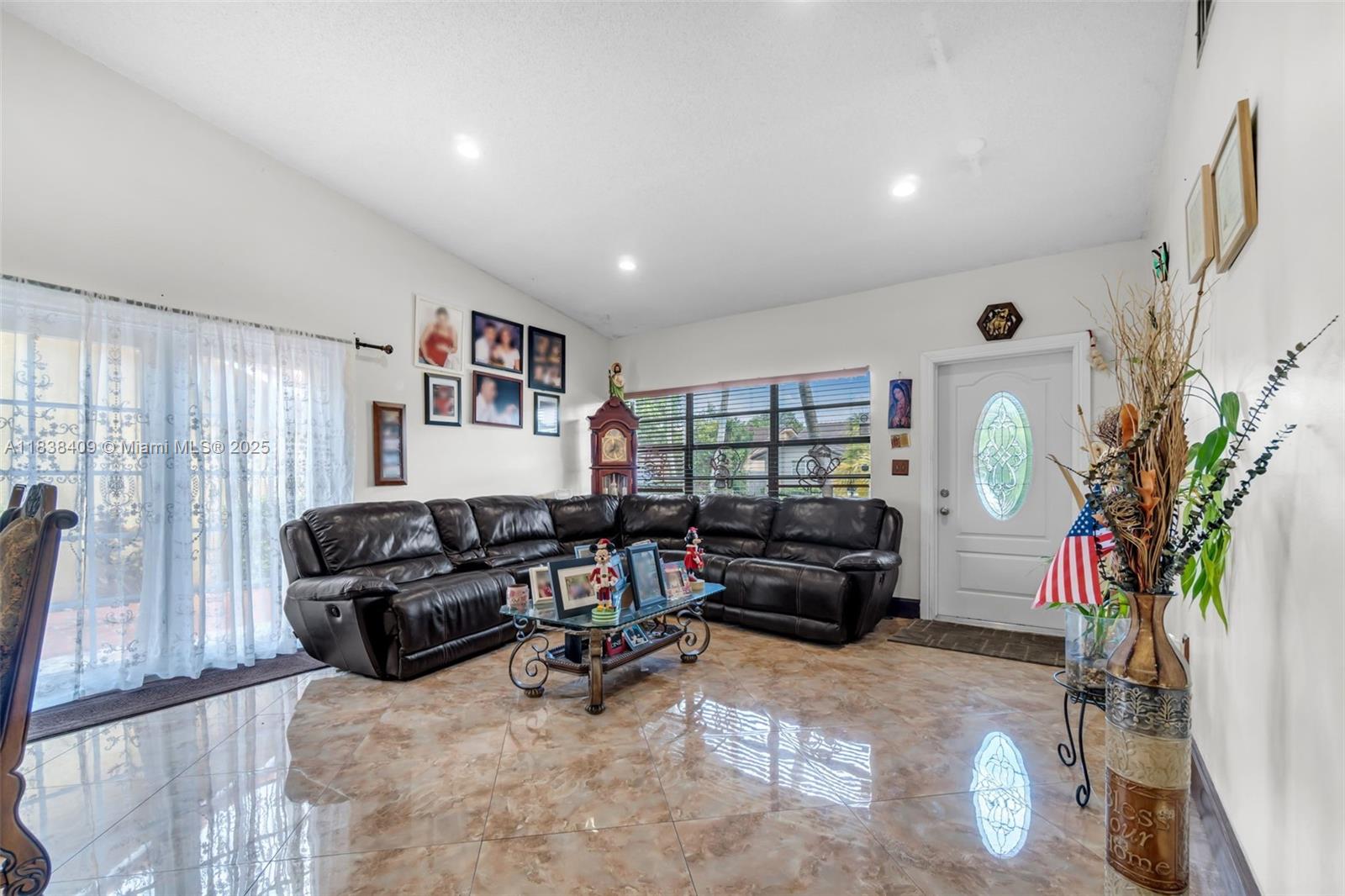 THE CEDARS OF KENDALL - Residential