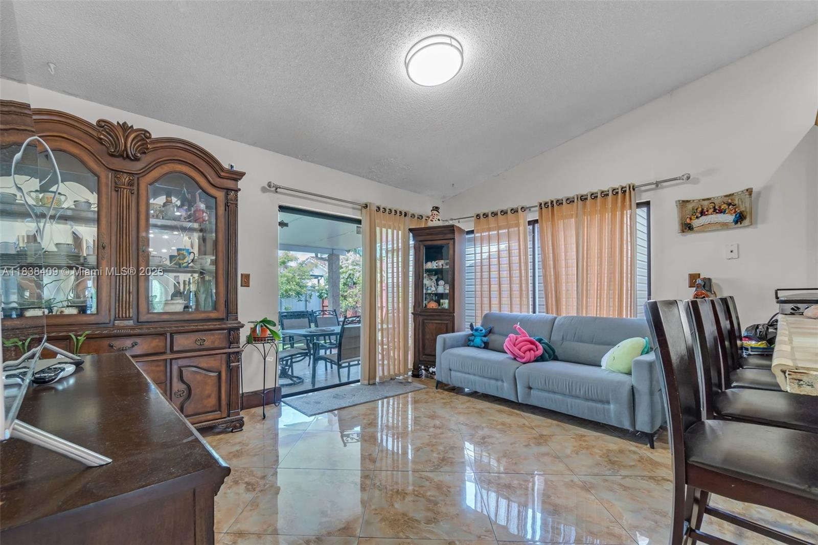 THE CEDARS OF KENDALL - Residential