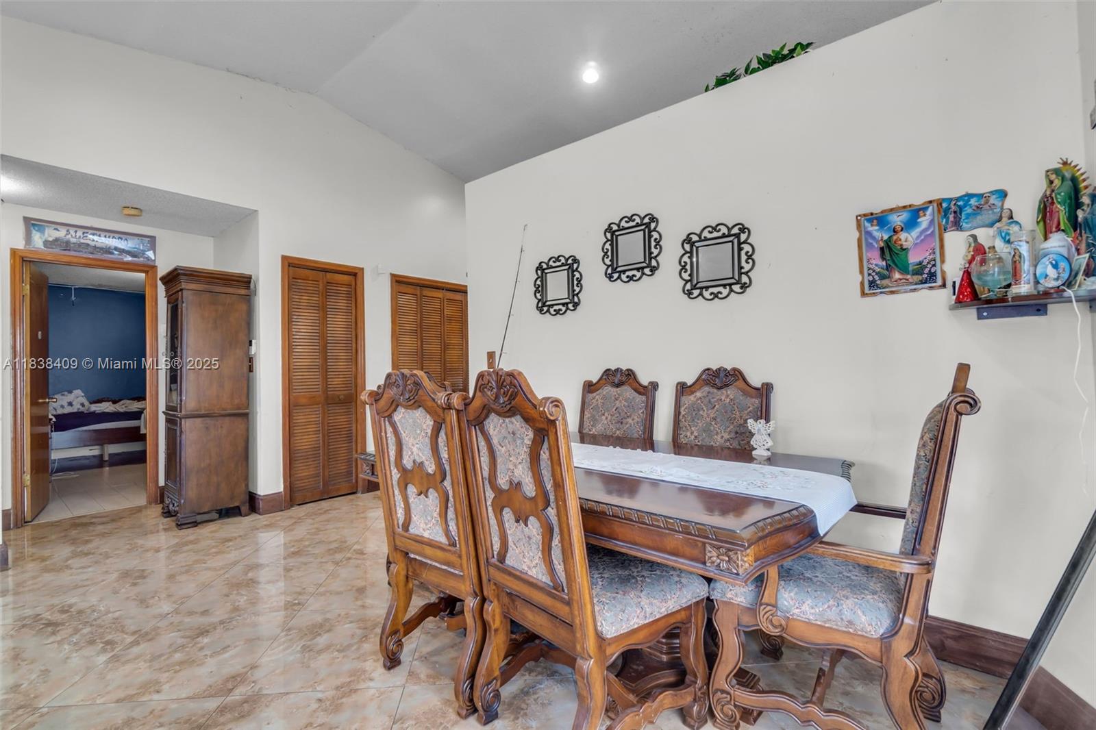 THE CEDARS OF KENDALL - Residential