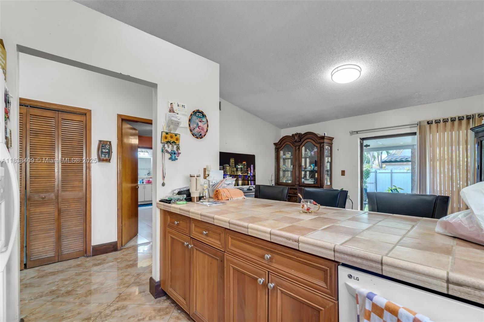 THE CEDARS OF KENDALL - Residential