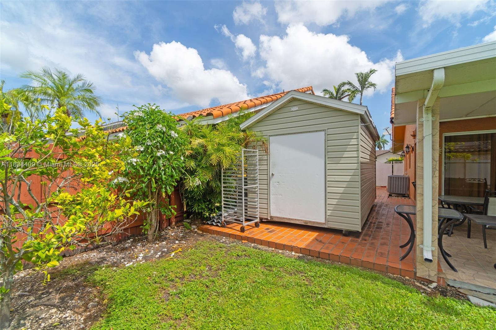 THE CEDARS OF KENDALL - Residential